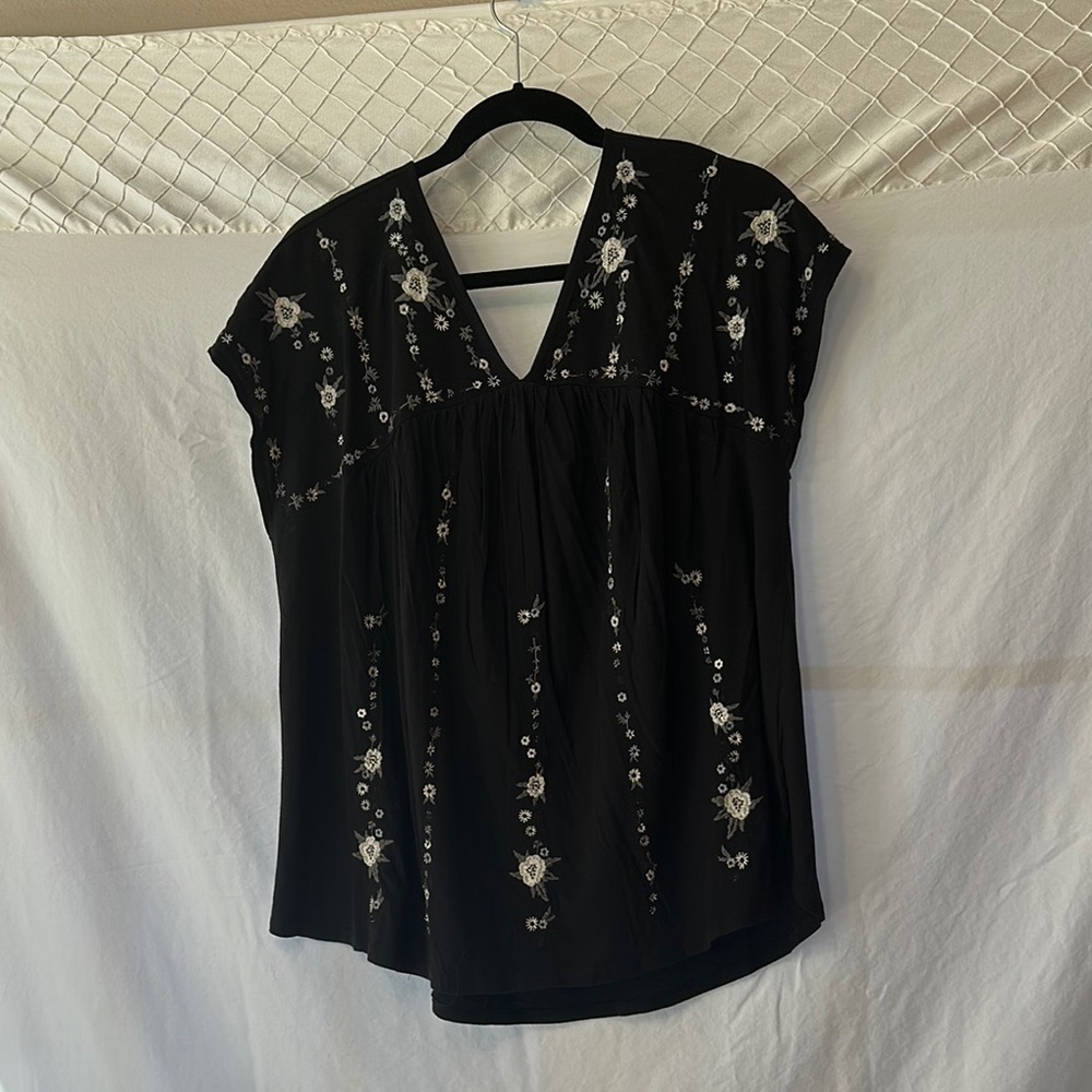 Lucky Brand Black Silver Embellished Cap Sleeve Blouse